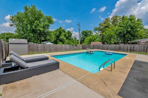 3758 Autumn Rd, Covington KY 41018-2741 exterior