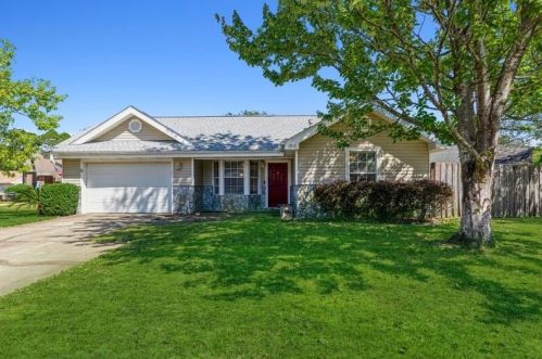 1868 Heartland Dr, Fort Walton Beach, FL 32547-1020