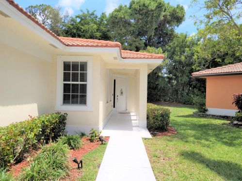 6695 Eagle Ridge Dr, West Palm Beach, FL 33413-2129
