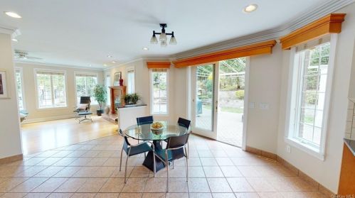5 Amanda Ct, White Plains NY  10607-2418 exterior