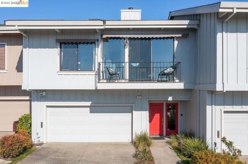 3 Binnacle Hl, Oakland, CA 94618-2309