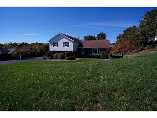 415 Independence Ct, Oliphant Furnace, PA 15401-5646