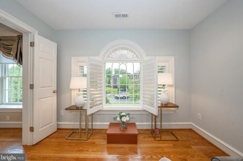 315 Blackburn Dr, Berwyn PA  19312-2801 exterior