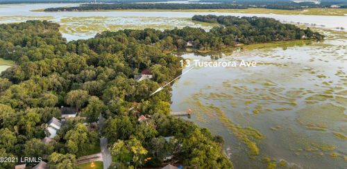 13 Tuscarora Ave, Beaufort SC 29907-1139 exterior