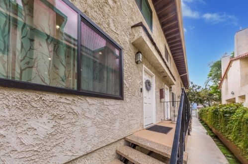 537 Stocker St, Glendale, CA 91202-2264