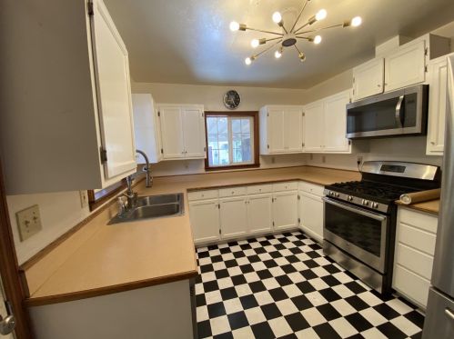 433 1 Ave, Valley Home CA 95361-3053 exterior