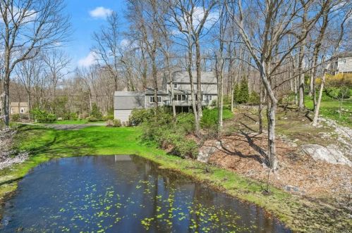30 Strawberry Ridge Rd, Ridgefield, CT 06877-6019