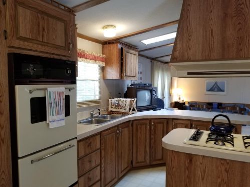 82 Sunset Cir, Ellsworth, NH 03223-4658