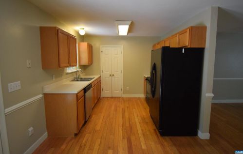 34 Woodlawn Dr, Bybee VA  22963-2732 exterior