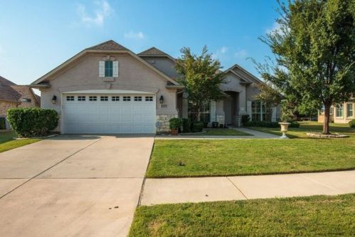 10105 Grandview Dr, Denton TX  76207-5625 exterior