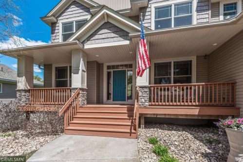 157 Ivy St, Saint Paul, MN 55115-1728