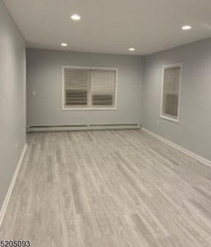 27 6th Ave, Manville NJ  08835-1505 exterior