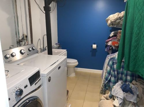 231 George St, Middletown CT 06457-6708 exterior