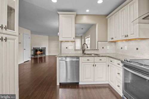 51 Portsmouth Ct, Southampton, PA 18966-2621