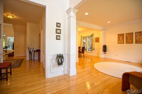 4 Hager St, East Brunswick, NJ 08816-2674