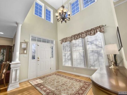 5 River Dell, Oakland NJ  07436-2302 exterior