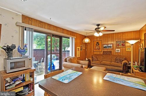 645 Ithaca Pl, East Windsor NJ 08520-5614 exterior