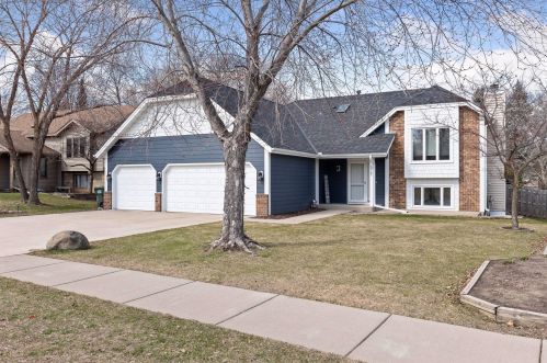 5727 126th St, Saint Paul, MN 55124-8209