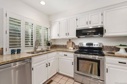 8107 Phillips Cir, Englewood CO 80112-3254 exterior