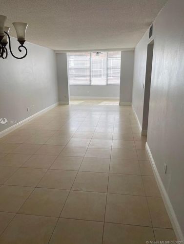 7355 4th Ave, Hialeah, FL 33014-5068