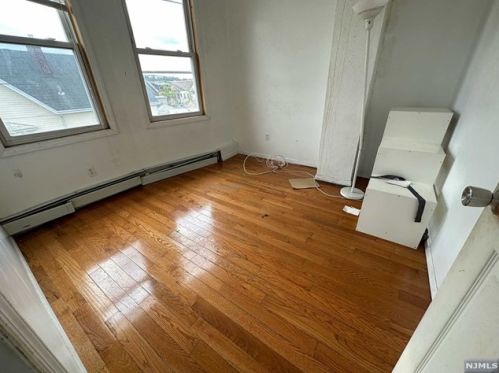 81 Paterson Ave, Paterson NJ 07522-1435 exterior