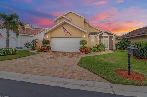 1268 Naples Lake Dr, Naples, FL 34104-6609