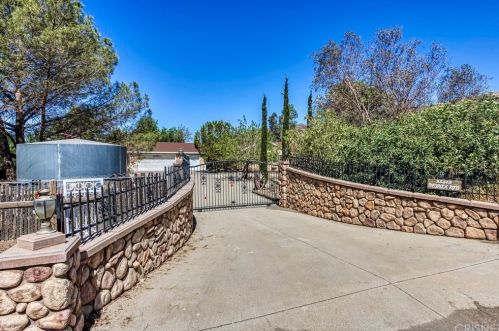 35643 Bass Rock Rd, Santa Clarita, CA 91390-3400
