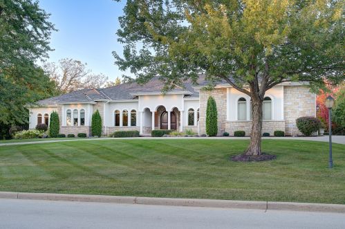 1410 Bristlecone Dr, Chenequa WI  53029-8653 exterior