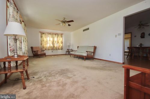 2503 Pennsylvania Ave, West Deptford NJ  08096-4753 exterior