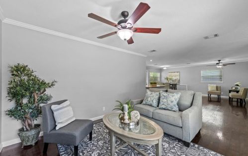 806 Greenhaven Dr, Richardson TX  75080-3025 exterior