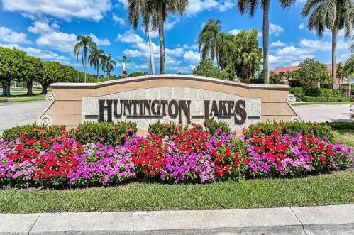 2540 Aspen Creek Ln, Naples FL  34119-8985 exterior