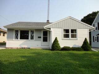 814 Manitou St, Manitowoc, WI 54220-6661