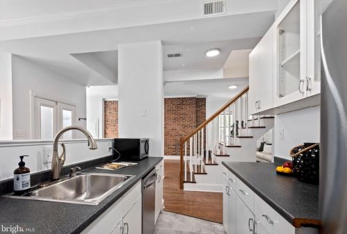 817 T St, Washington DC 20001-4119 exterior