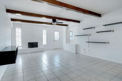 916 Stratford Dr, Bedford TX  76021-5324 exterior