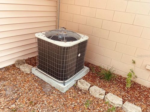 581 Blue Springs Ct, Orange City FL  32763-6444 exterior