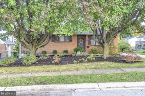 412 Orinda Dr, Wilmington, DE 19804-1114