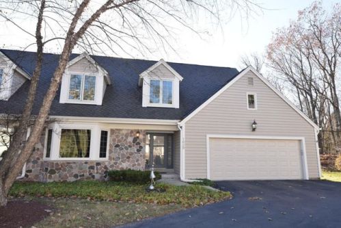1629 Pinewood Ct, Thiensville, WI 53092-2985