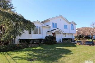 23 Tioga Dr, Muttontown, NY 11753-1945