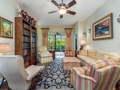 699 Vistana Cir, Naples, FL 34119-1001