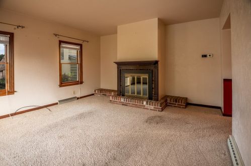 437 Line St, Hermitage PA  16150-1208 exterior