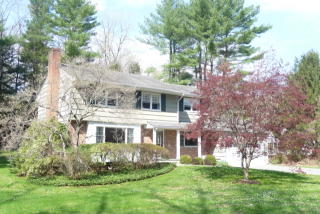 75 Allison Rd, Katonah, NY 10536-3427
