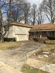 601 Martin Dr, Bellevue NE  68005-4732 exterior
