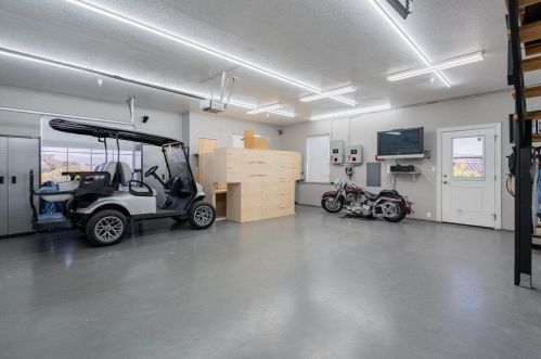 4025 Ashford Cir, Hollister CA  95023-8966 exterior
