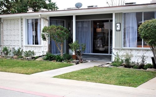1282 Golden Rain Rd, Seal Beach, CA 90740-6913
