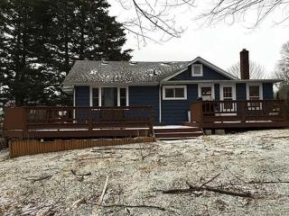 482 Ledwick Dr, Erie, PA 16511-2622