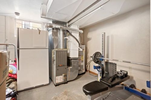 48 Millersdale Rd, Jeannette PA  15644-3144 exterior