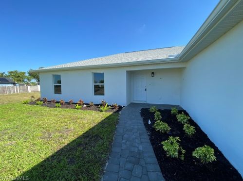 919 12th St, Cape Coral, FL 33909-1443