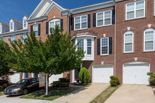 8934 Singleleaf Cir, Lorton, VA 22079-5670