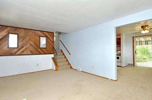 120 Lansdowne Dr, Verona, PA 15147-2810
