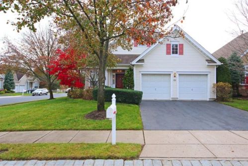 101 Freesia Ct, Holmdel Village, NJ 07733-2912